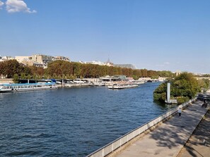 Marina - Fully Furnished Studio With A Magnificient View ON Seine River Maid Services (Paris)