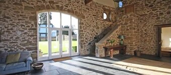 Coach House Wrexham sleeps 8