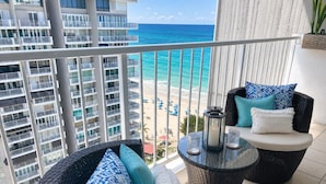 Property grounds - Beachfront Remodeled Isla Verde (Carolina)