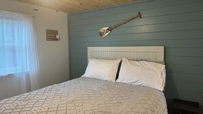 3 bedrooms, travel cot, WiFi, bed sheets