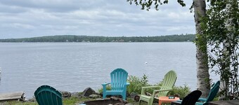 Cozy escape in Portage Lake. Sleeps up to ten people!