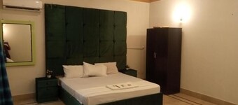 Hill View Guest House Karachi