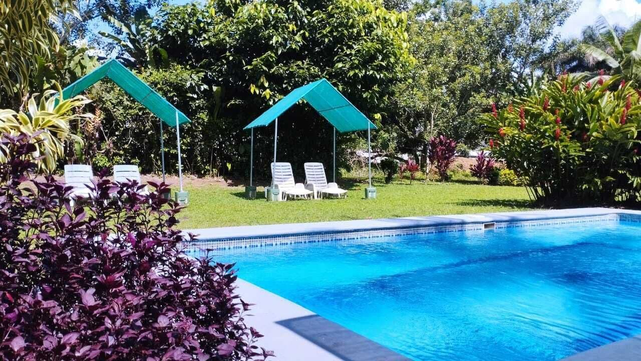 Kolam renang outdoor