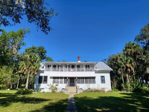 Bagian depan properti