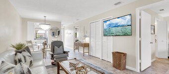 Completely Renovated 2 bed, 5 Star Condo. Pool and Tennis Close to the Beach 