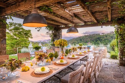 Villa Francigena Luxury 10 bedroom Farmhouse Villa