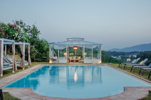 Villa Francigena Luxury 10 bedroom Farmhouse Villa