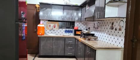 Deluxe Double Room | Shared kitchen