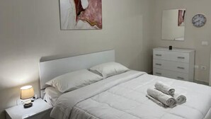 1 Schlafzimmer, Allergikerbettwaren, Verdunkelungsvorhänge
