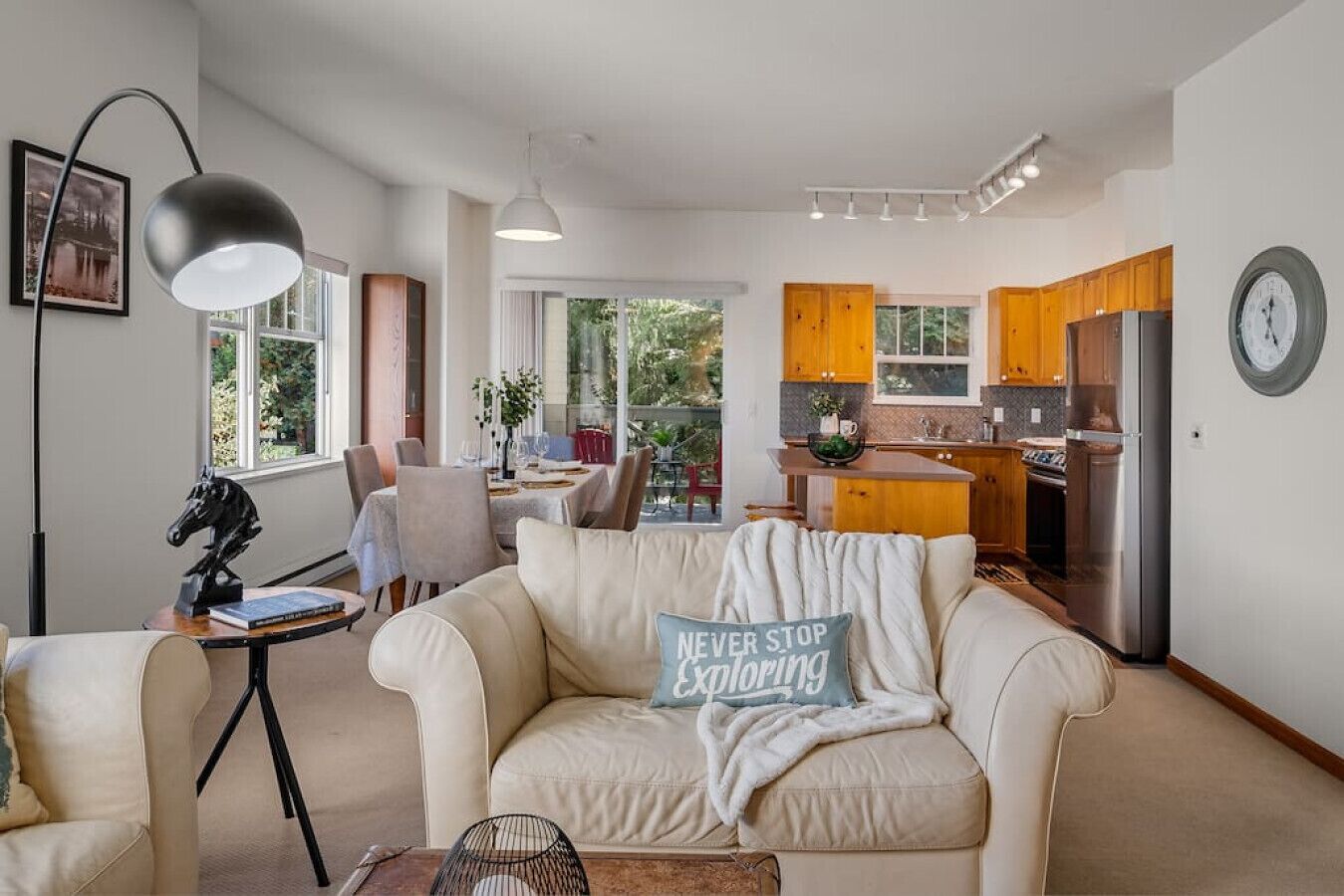 Télévision, cheminée