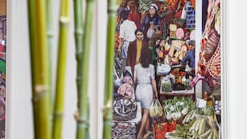 32-英寸智能电视(配备有线频道)、Netflix、流媒体服务