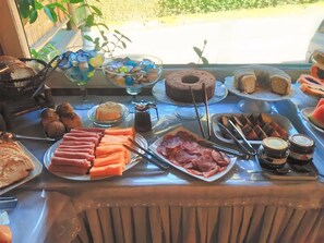 Gratis morgenmadsbuffet hver dag