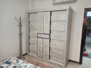 2 soverom og sengetøy