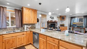 Basic Condo | Private kitchen | Electric kettle