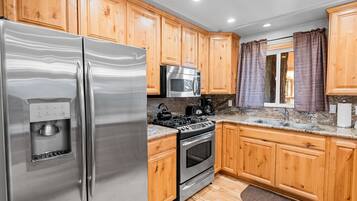 Basic Condo | Dapur peribadi | Cerek elektrik