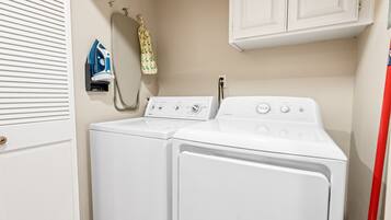 Basic Condo | Laundry