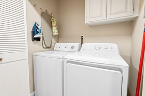Basic Condo | Laundry - Summit Condo (Big Bear Lake)