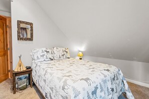 Basic Condo | 2 bedrooms, free WiFi - Summit Condo (Big Bear Lake)