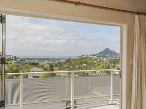 Interior - Hinemoa Heights - Tairua Beach Holiday Home (Tairua)