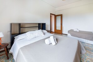 2 bedrooms, iron/ironing board, travel crib, free WiFi - Casa Iago - My Rental Homes (Sorrento)