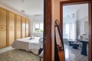 2 bedrooms, iron/ironing board, travel crib, free WiFi - Casa Iago - My Rental Homes (Sorrento)