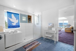 Bathroom - Amazing Grace (Fawnskin)