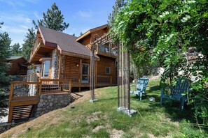 Front of property - Amazing Grace (Fawnskin)