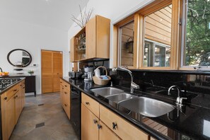Basic-hytte | Privat køkken | Mikrobølgeovn