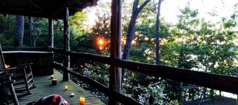 Oma's Cabin on Arkansas River - cozy remote cabin overlooking the Arkansas River