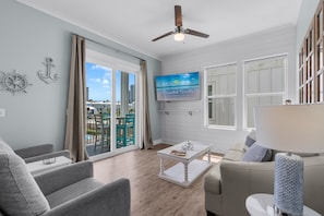 Smart TV - Pet Friendly Cottage - Heated Pool - Sleeps 10! Free Daily Activities (Gulf Shores)