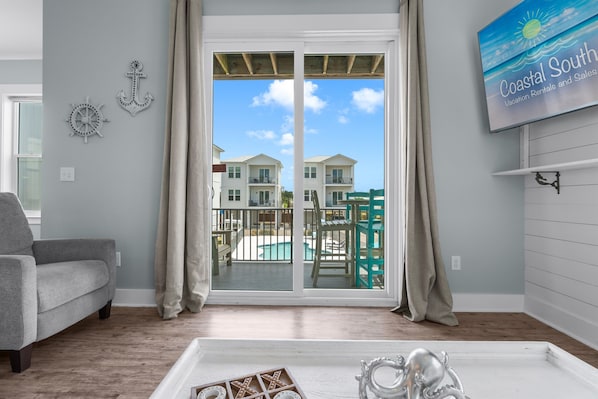 Smart TV - Pet Friendly Cottage - Heated Pool - Sleeps 10! Free Daily Activities (Gulf Shores)
