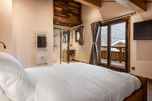 5 bedrooms, WiFi, bed sheets
