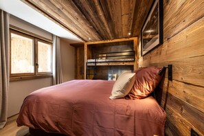 3 bedrooms, WiFi, bed sheets