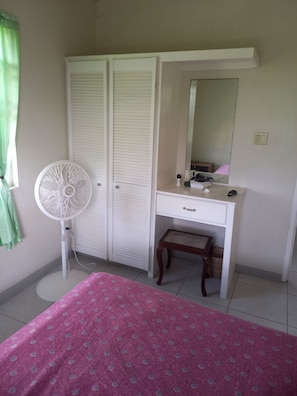 2 soverom, strykejern/-brett, wi-fi og sengetøy