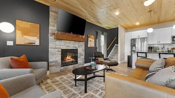 Smart TV, fireplace