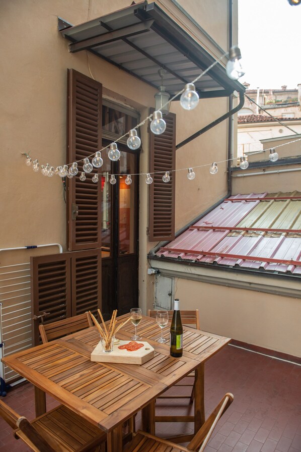 تناول الطعام بالخارج