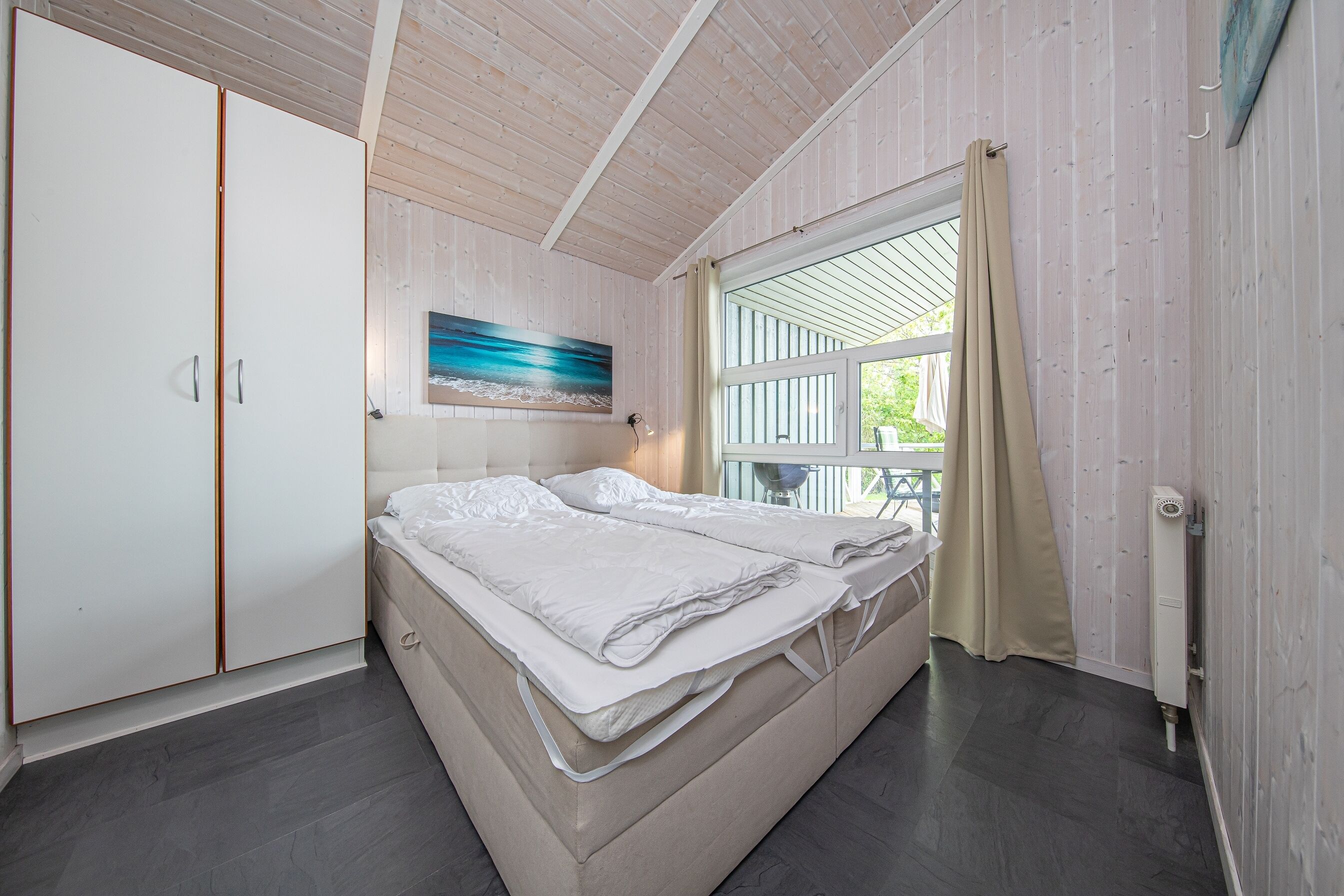6 slaapkamers, een strijkplank/strijkijzer, reisbedje, gratis wifi