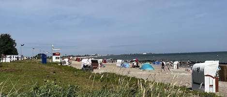 In Strandnähe, Liegestühle