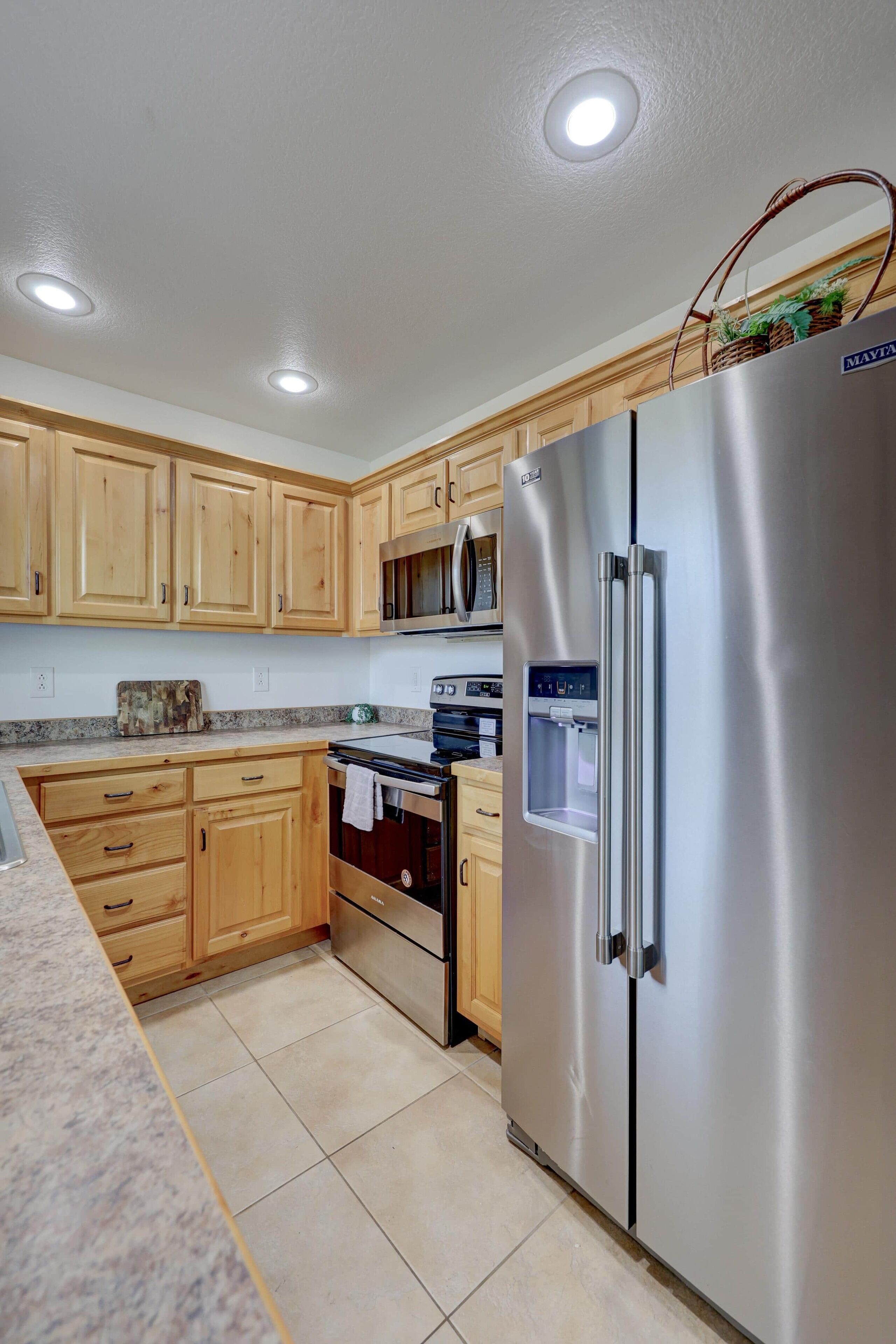 雪櫃、微波爐、焗爐、爐具