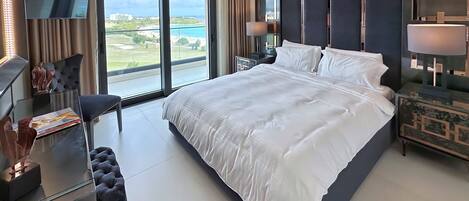 704: Grand Apartment, 1 Queen Bed, Balcony, Sea View | Sábanas de algodón egipcio y ropa de cama de alta calidad