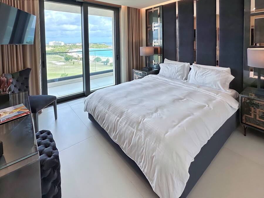 704: Grand Apartment, 1 Queen Bed, Balcony, Sea View | Egyptian cotton sheets, premium bedding, Select Comfort beds