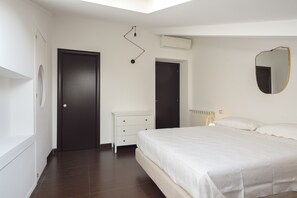 3 多间卧室、办公桌、熨斗/熨衣板、旅行婴儿床