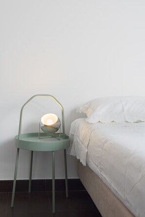 3 Schlafzimmer, Schreibtisch, Bügeleisen/Bügelbrett, Reisekinderbett