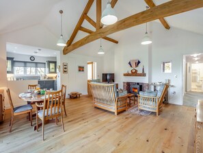 Dining - 2 bedroom accommodation in Falfield, near Wotton-under-edge (Falfield, near Wotton-under-edge)