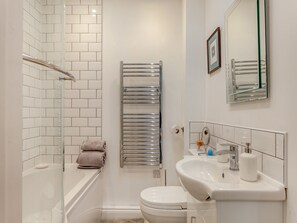 Towels - 2 bedroom accommodation in Falfield, near Wotton-under-edge (Falfield, near Wotton-under-edge)