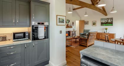 2 bedroom accommodation in Falfield, near Wotton-under-edge