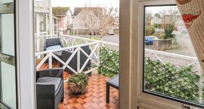 8 SCRAHAN PLACE, family friendly in Killarney, County Kerry