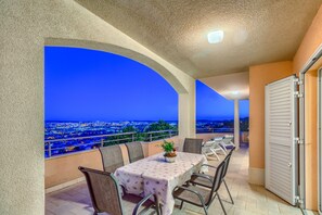 Outdoor dining - Luxury vacation Villa with amazing views, pool and jacuzzi (Solin)