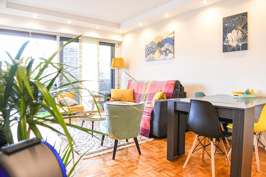 Grand Appartement Avec Balcon Et Parking - Marselha