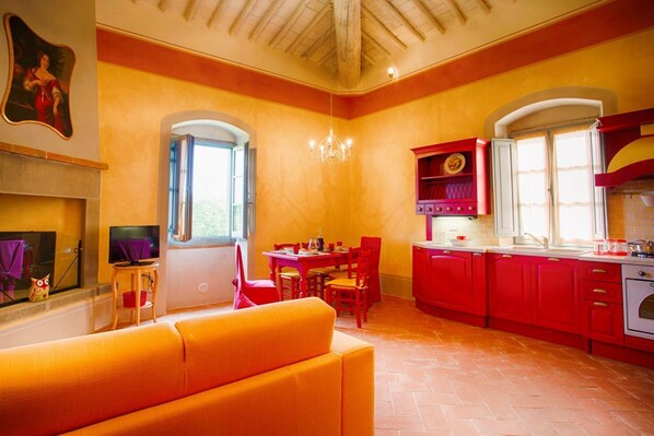 Télévision, cheminée